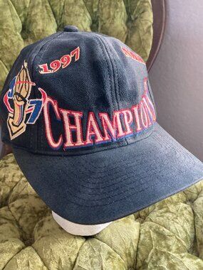 Vintage 1997 Chicago Bulls NBA Champions Logo Athletic Snapback Hat